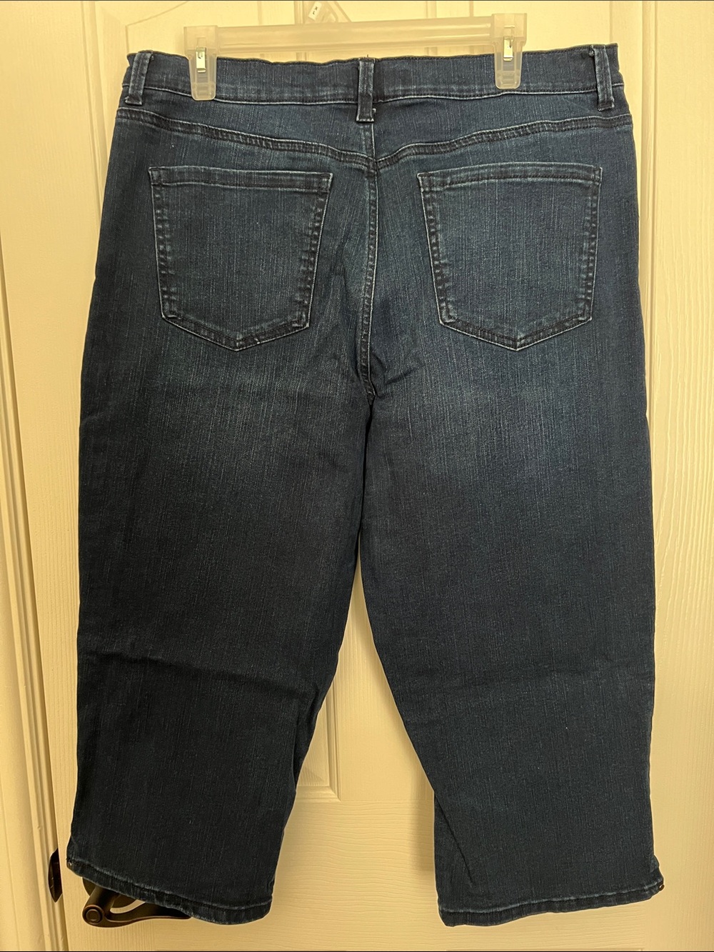 Gloria Vanderbilt Dark Blue Women’s capris - Picture 5 of 8
